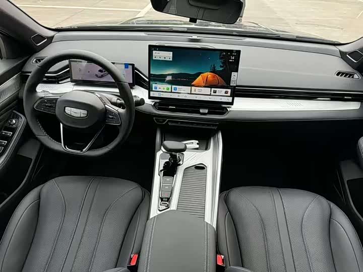 Geely Preface 2025 2025款 东方曜 1.5TD 惊鸿版