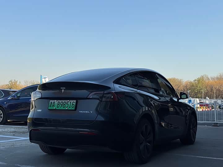 Tesla Model Y 2024 2024款 后轮驱动版
