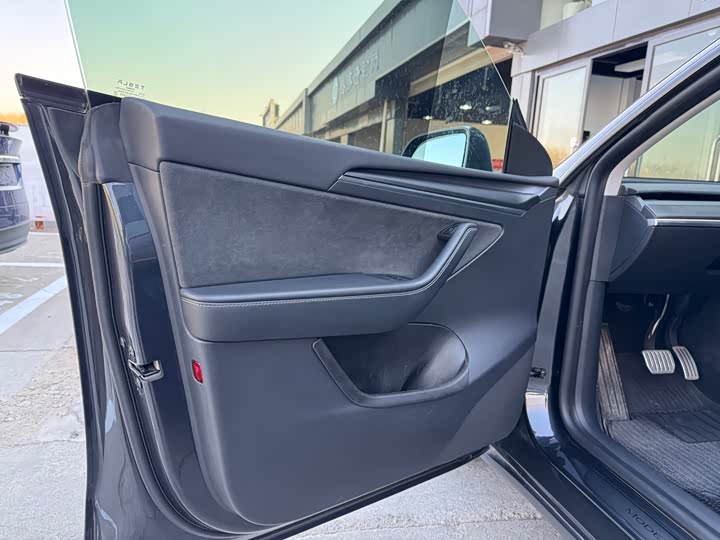 Tesla Model Y 2024 2024款 后轮驱动版