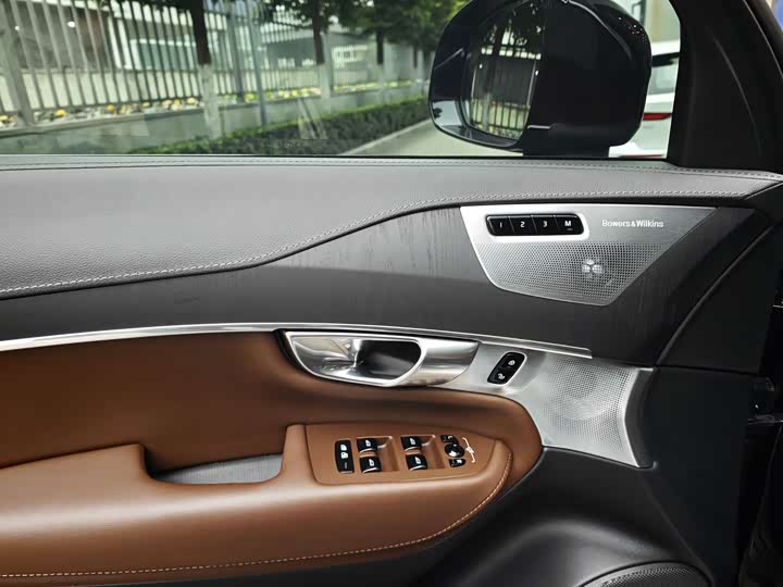 Volvo XC90 Hybrid 2024 2024款 T8 智尊豪华版 7座