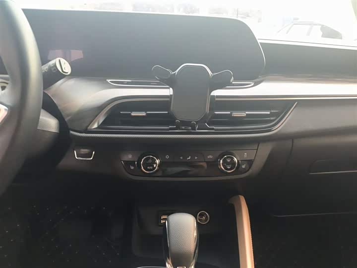 Buick GL6 2021 2021款 323T 轻混动互联豪华型