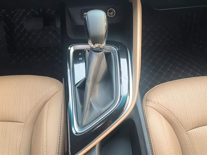 Buick GL6 2021 2021款 323T 轻混动互联豪华型