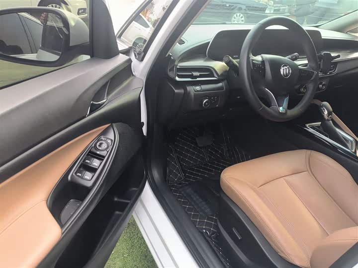 Buick GL6 2021 2021款 323T 轻混动互联豪华型