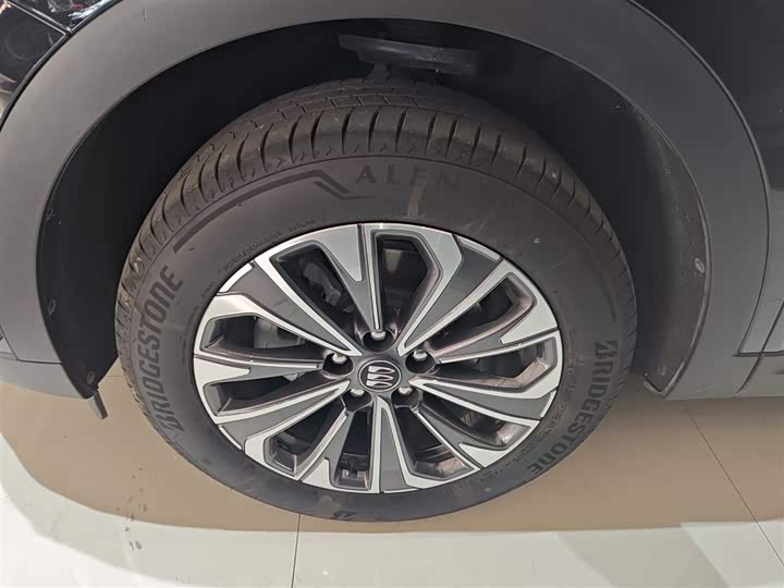 Buick Envision Plus 2025 2025款 昂科威Plus 28T 两驱白金版