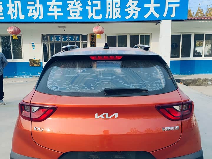 Kia KX1 2021 2021款 1.4L CVT趣享天窗款