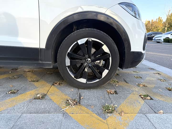 Volkswagen Tacqua 2023 2023款 200TSI DSG 悦智联版