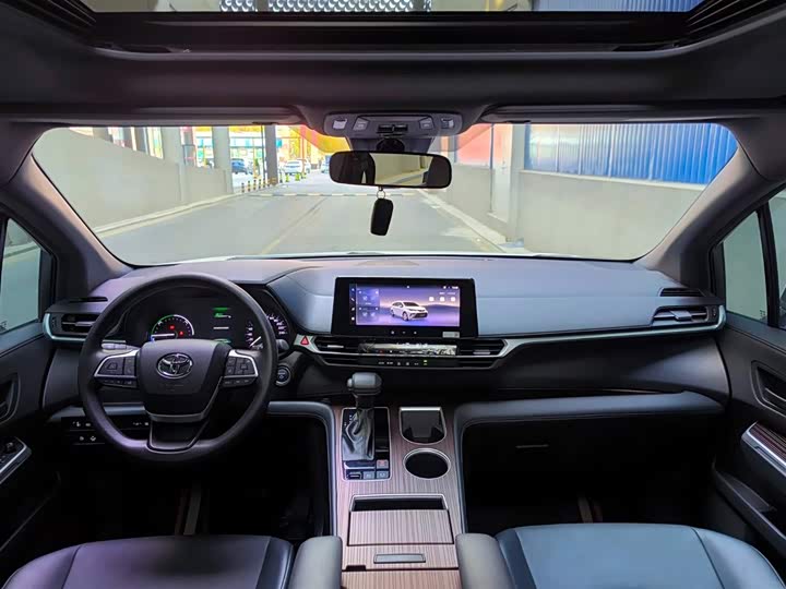 Toyota Granvia 2024 2024款 2.5L混动 豪华版