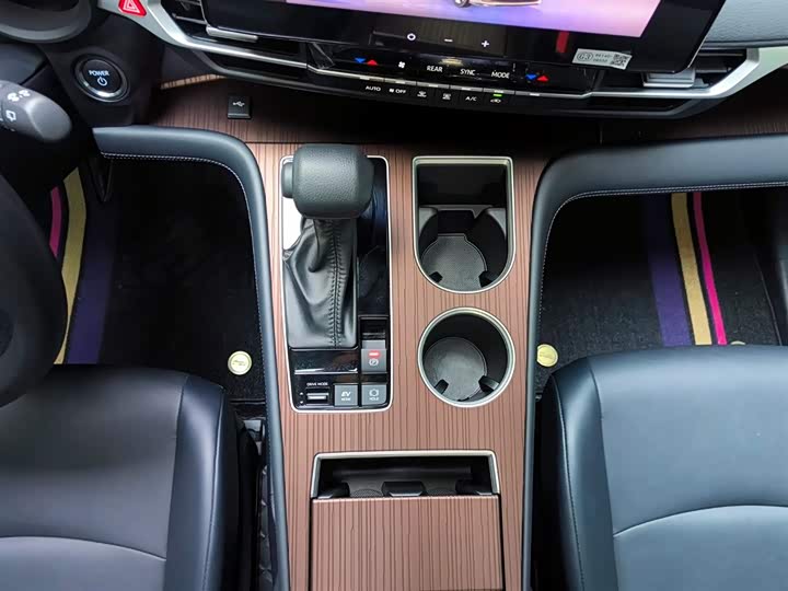 Toyota Granvia 2024 2024款 2.5L混动 豪华版