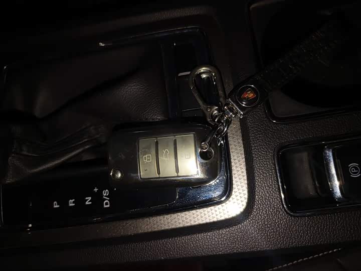 Roewe i6 2020 2020款 PLUS 1.6L CVT 4G互联荣耀旗舰版