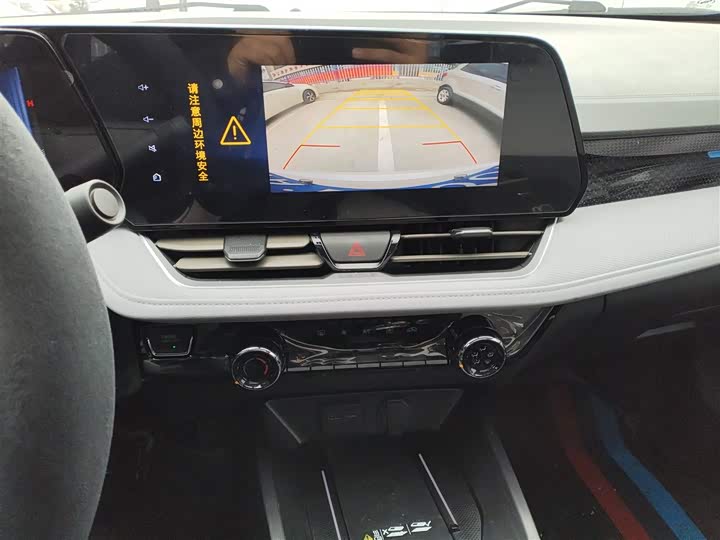 Chevrolet Monza 2024 2024款 1.5L 双离合悦享版