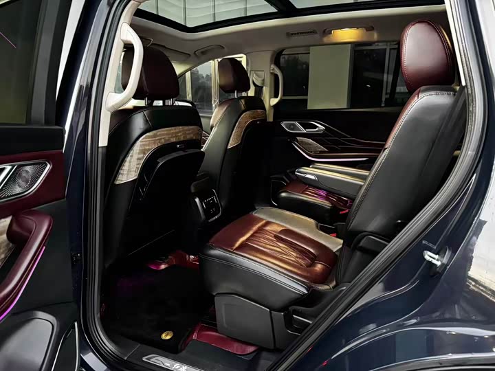 Hongqi HS7 2023 2023款 2.0T 自动四驱旗领版 六座