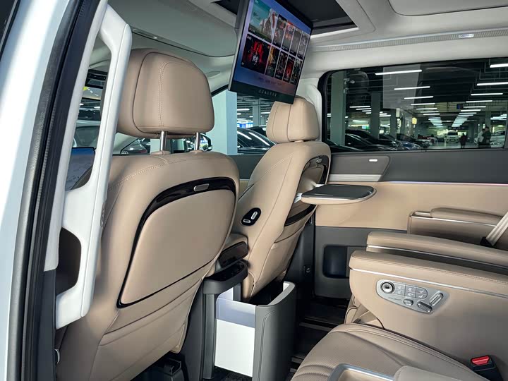 XPeng X9 2025 2025款 纯电 740超长续航 Max