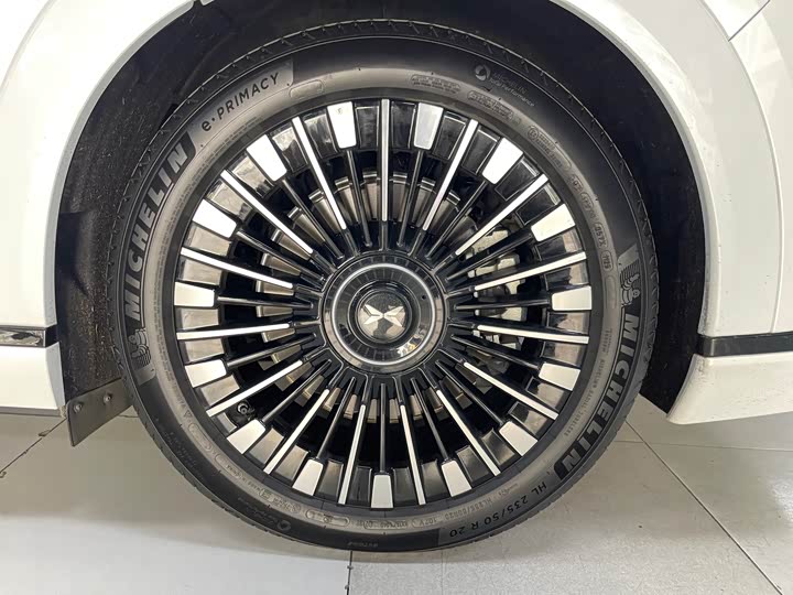 XPeng X9 2025 2025款 纯电 740超长续航 Max