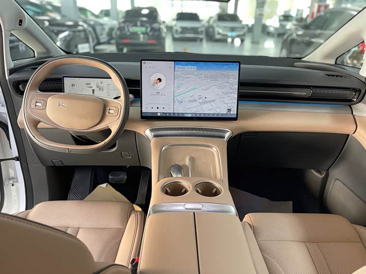 XPeng X9 2025 2025款 纯电 740超长续航 Max