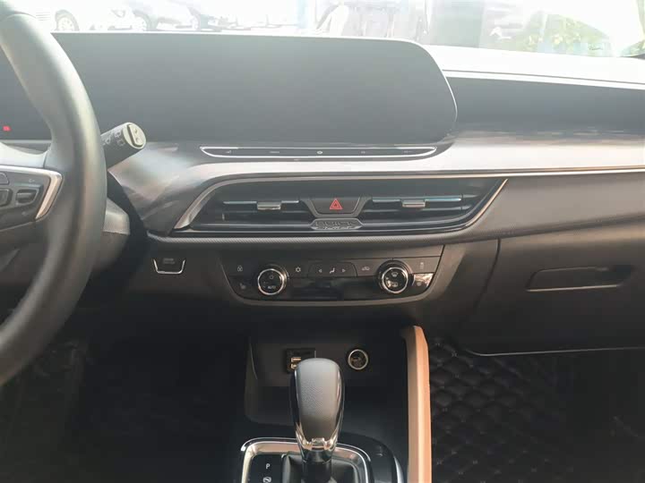 Buick GL6 2021 2021款 323T 轻混动互联豪华型