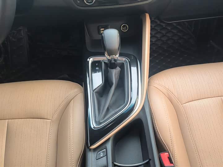 Buick GL6 2021 2021款 323T 轻混动互联豪华型