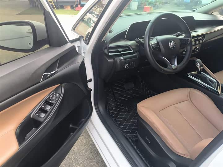 Buick GL6 2021 2021款 323T 轻混动互联豪华型