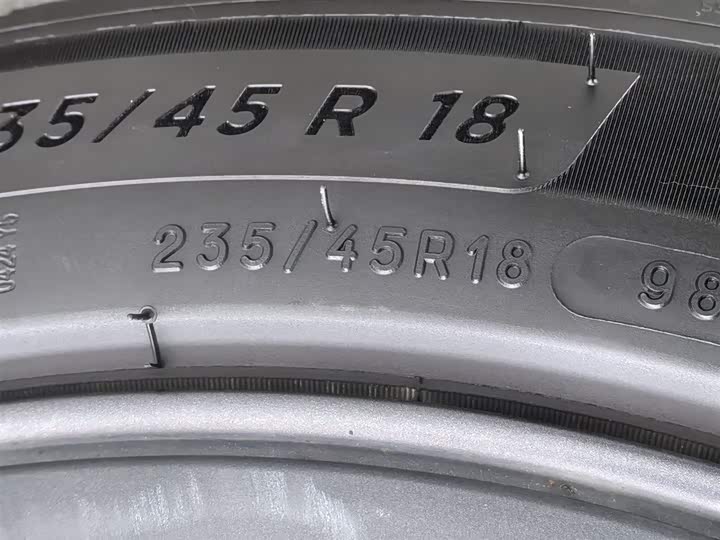 Tesla Model 3 2023 2023款 长续航全轮驱动版