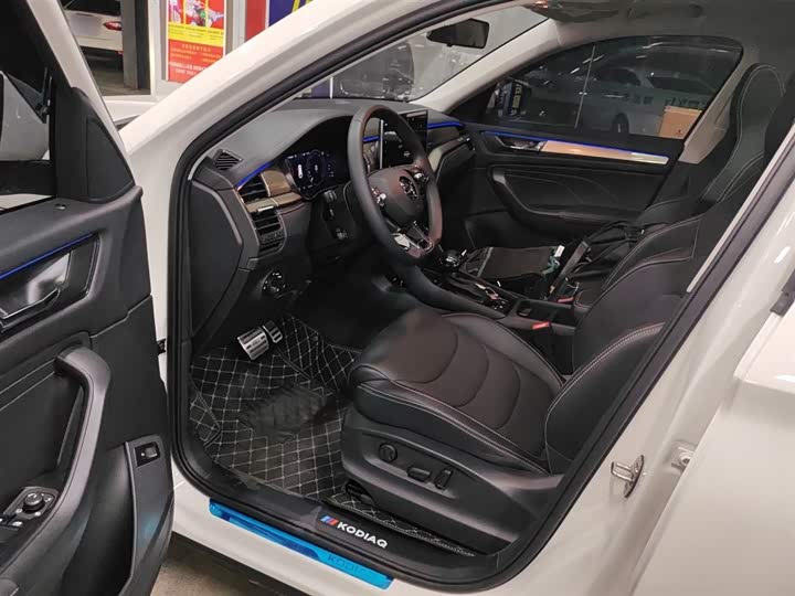 Skoda Kodiaq 2023 2023款 改款 TSI330 7座两驱奢享版