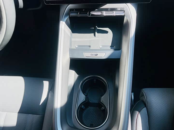 Zeekr 007 GT 2025 2025款 后驱智驾版 75kWh