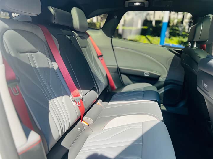 Zeekr 007 GT 2025 2025款 后驱智驾版 75kWh