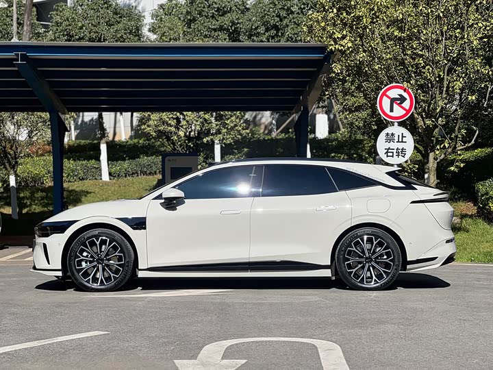 Zeekr 007 GT 2025 2025款 后驱智驾版 75kWh