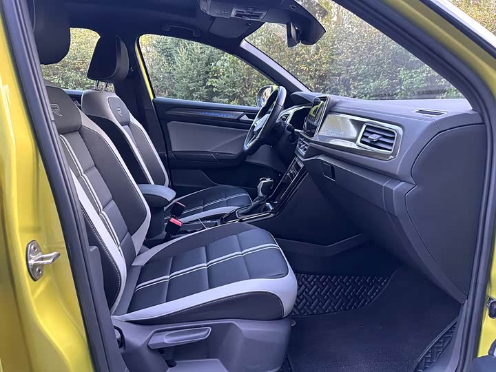 Volkswagen T-Roc 2023 2023款 300TSI DSG两驱星光版