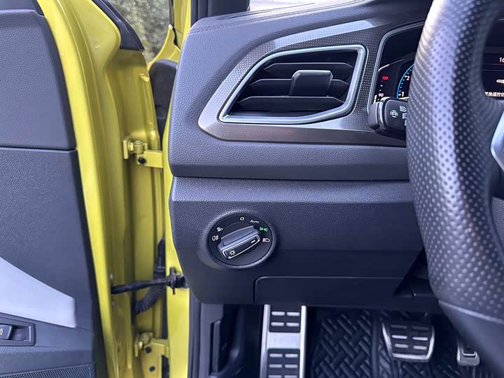 Volkswagen T-Roc 2023 2023款 300TSI DSG两驱星光版