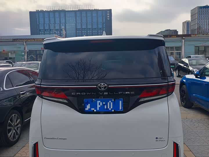 Toyota Vellfire 2024 2024款 皇冠 双擎 2.5L 至尊行政版