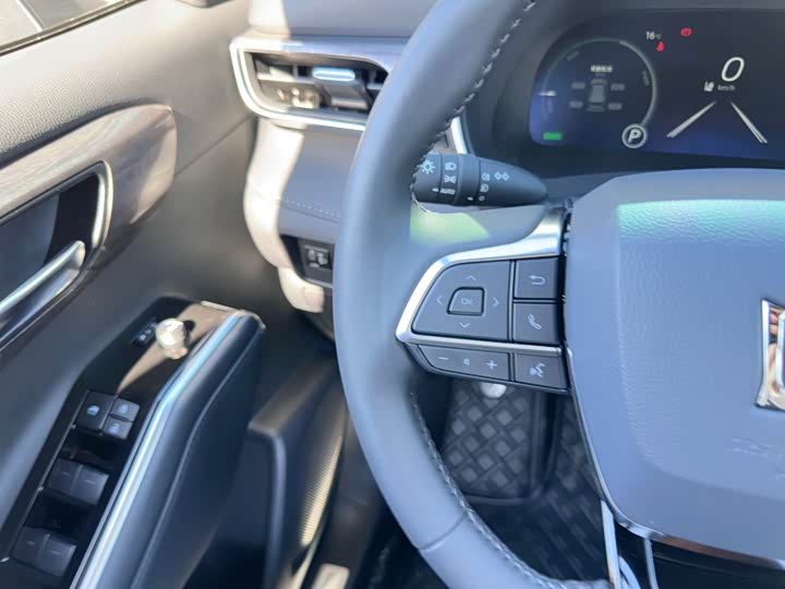 Toyota Crown Kluger 2024 2024款 2.5L HEV四驱尊贵版