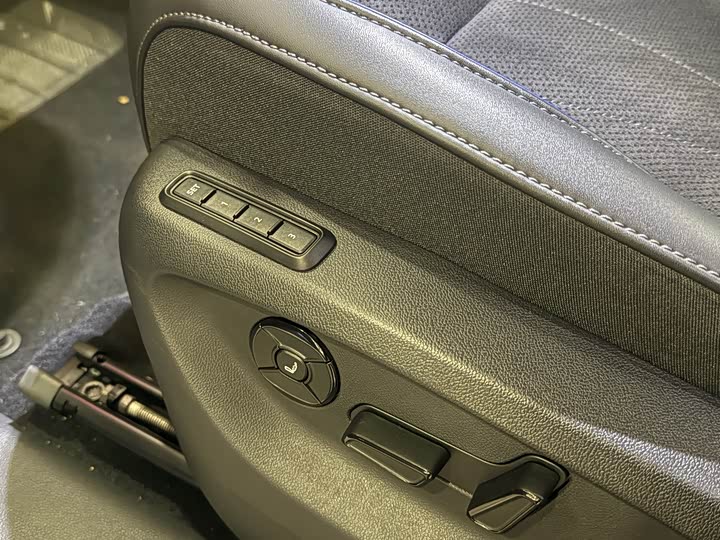 Volkswagen Tiguan L Pro 2024 2024款 PRO 380TSI 四驱R-Line智尊版