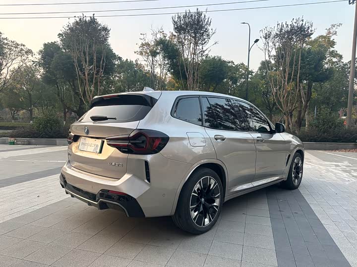 2024 BMW iX3