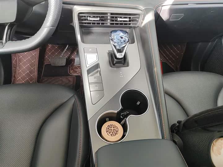 Roewe RX5 2023 2023款 1.5T 尊荣滑屏版