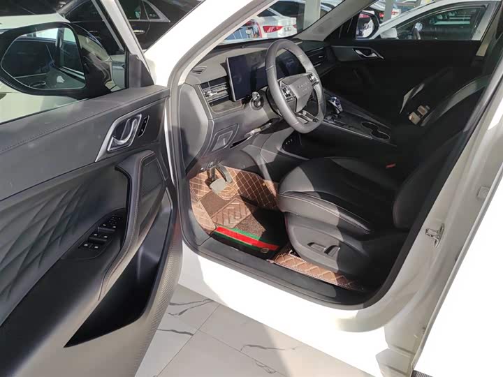 Roewe RX5 2023 2023款 1.5T 尊荣滑屏版