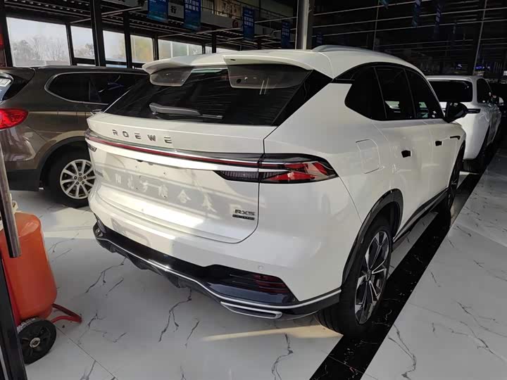 Roewe RX5 2023 2023款 1.5T 尊荣滑屏版