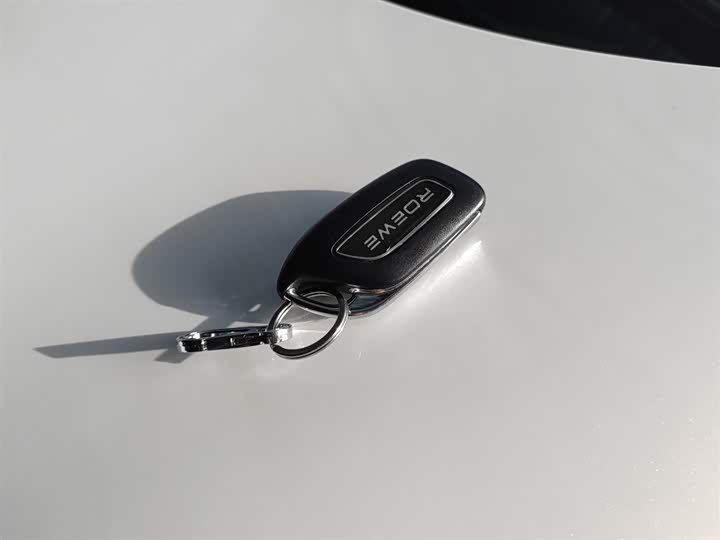 Roewe RX5 2023 2023款 1.5T 尊荣滑屏版