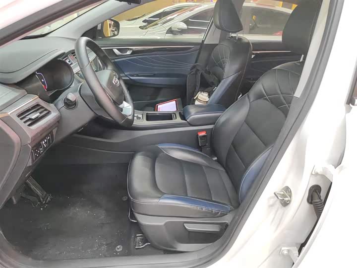 Geely Emgrand GL 2021 2021款 UP 1.4T CVT领尊型