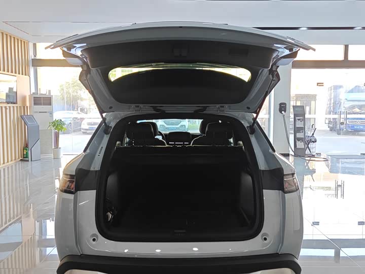 BYD Song L DM-i Hybrid 2025 2025款 智驾版 112km 领先型