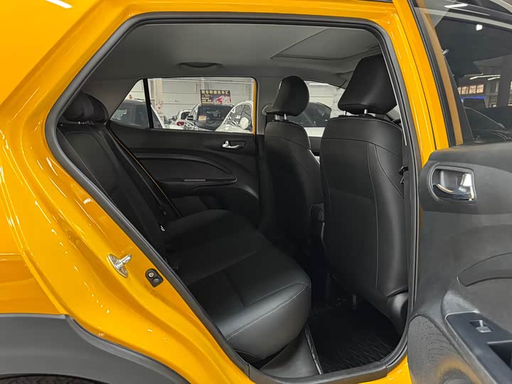 Kia KX1 2021 2021款 1.4L CVT趣享天窗款