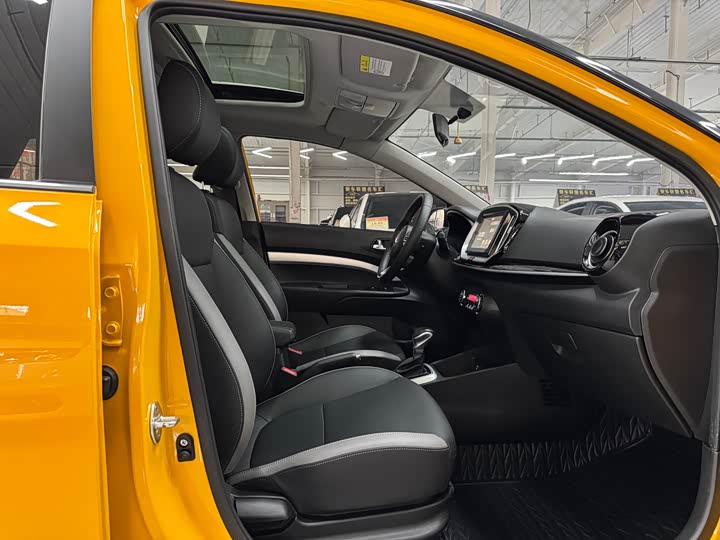 Kia KX1 2021 2021款 1.4L CVT趣享天窗款