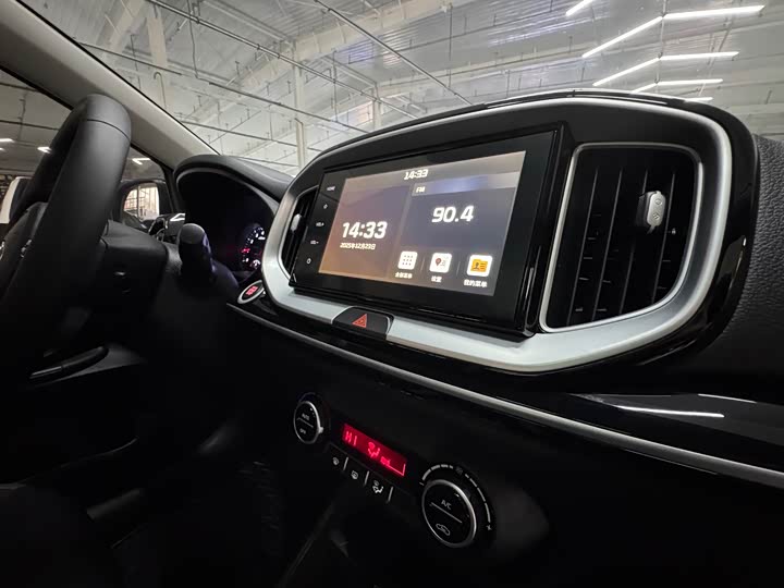 Kia KX1 2021 2021款 1.4L CVT趣享天窗款