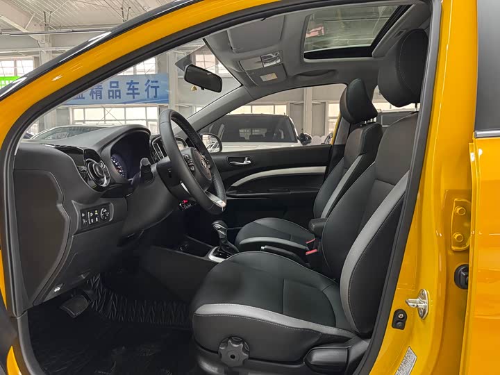 Kia KX1 2021 2021款 1.4L CVT趣享天窗款