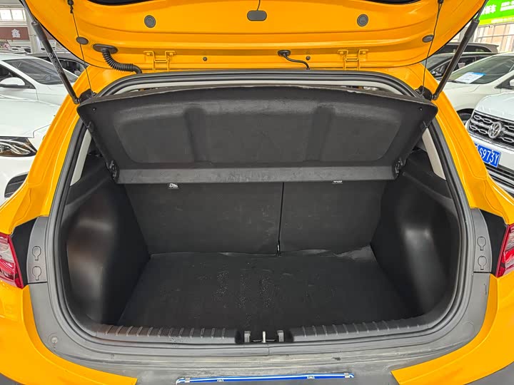 Kia KX1 2021 2021款 1.4L CVT趣享天窗款