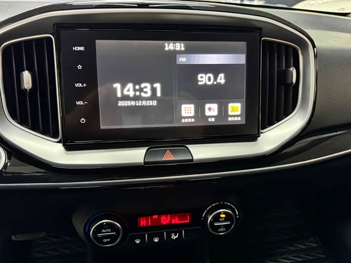 Kia KX1 2021 2021款 1.4L CVT趣享天窗款