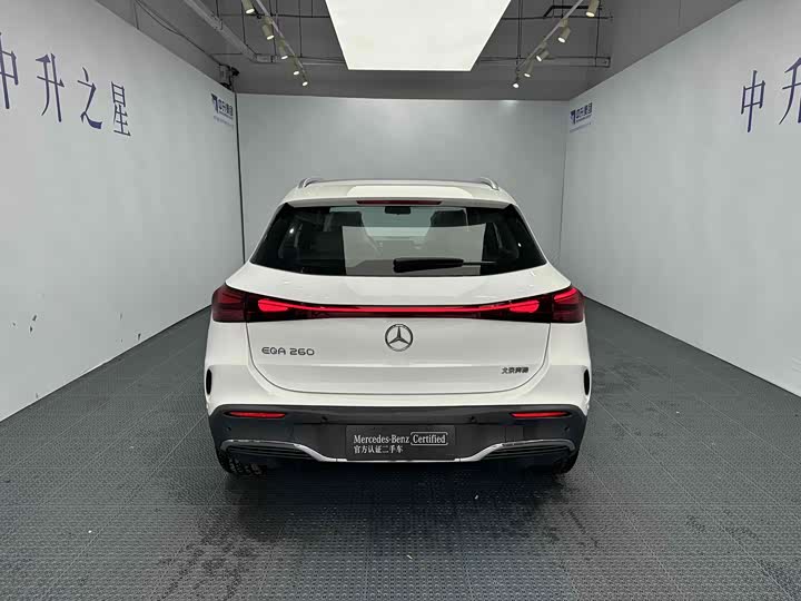 2025 Mercedes-Benz EQA