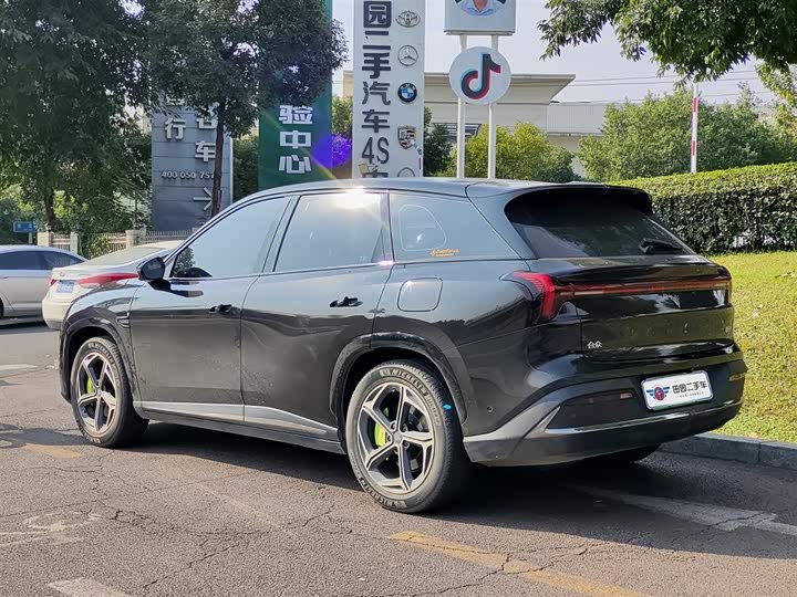 Hozon L 2024 2024款 增程 220 尊享版