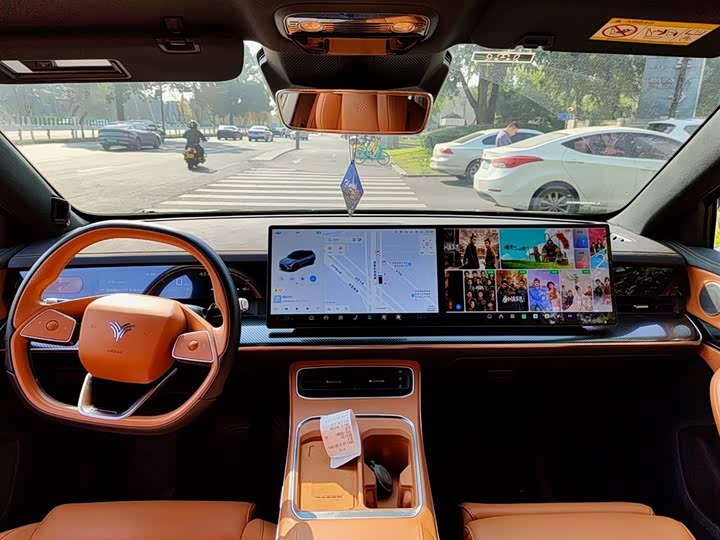 Hozon L 2024 2024款 增程 220 尊享版