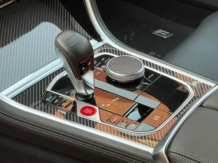 BMW M8 2019 2019款 M8 双门轿跑车 雷霆版