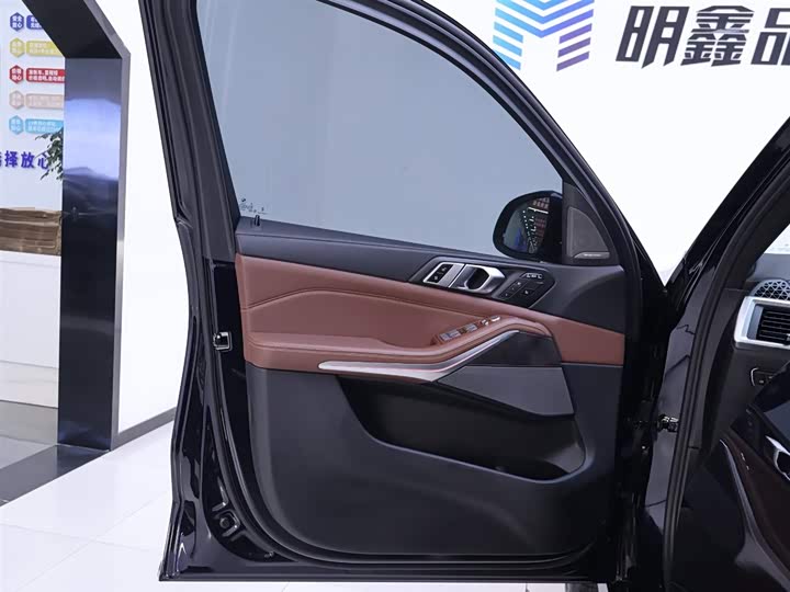 BMW X7 2023 2023款 xDrive40i 尊享型M运动套装