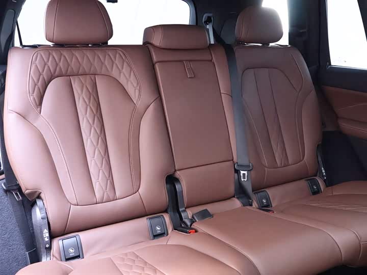 BMW X7 2023 2023款 xDrive40i 尊享型M运动套装